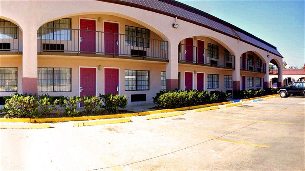 Days Inn & Suites By Wyndham Starkville Extérieur photo